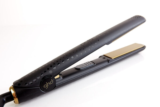 ghd_v_gold_classic_styler-hairstraighter-heatprotect-finalfix_75ml-stylingkit-avezu-glattejern-hairart1